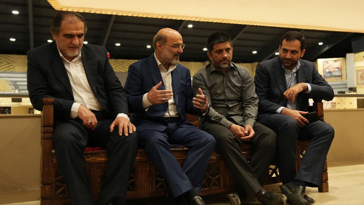 حضور مالک جدید باشگاه استقلال در فدراسیون کشتی