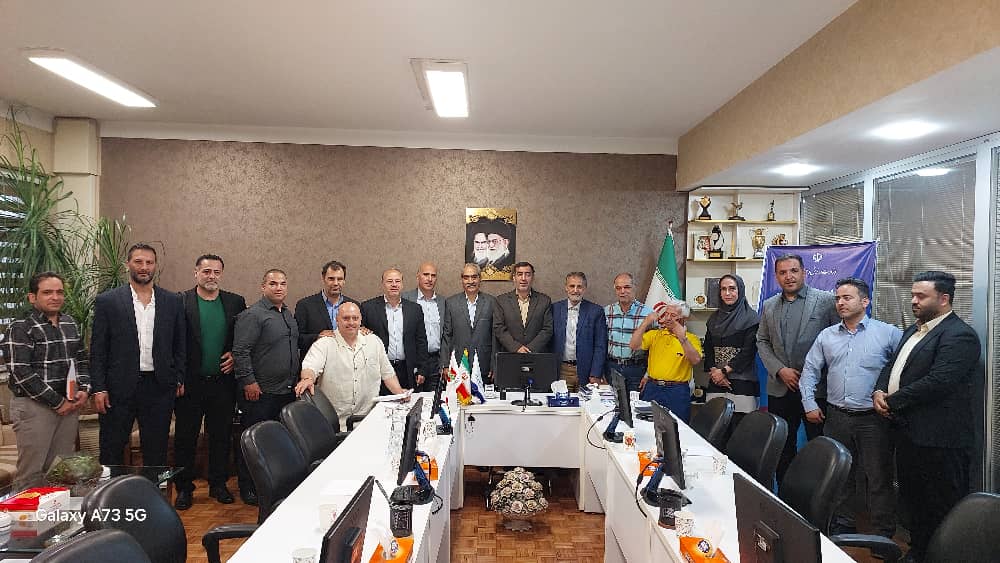 نشست هم اندیشی روسای هیاتهای وزنه برداری با حضور مدیرکل برگزار شد/ تقدیر از عابدینی در راستای تلاشهای شبانه روزی برای وزنه برداری تهران