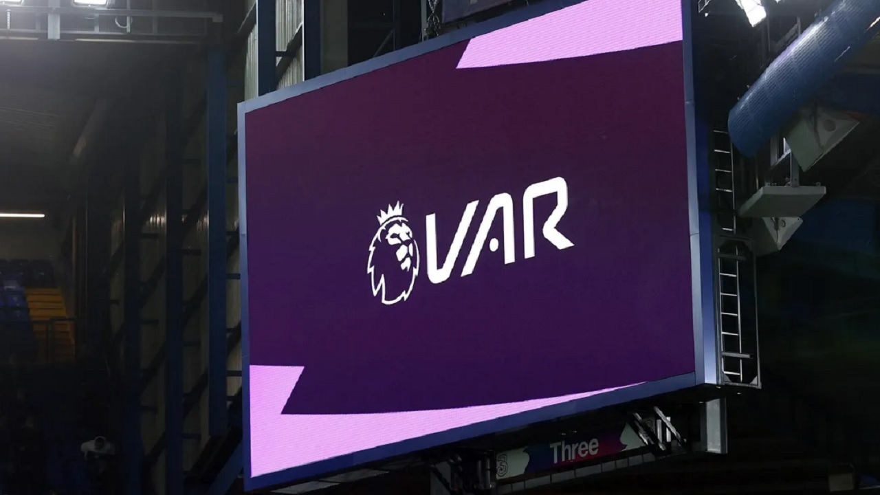 VAR از لیگ برتر انگلیس حذف نمی‌شود