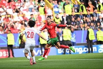 همتیمی ستاره پرسپولیس؛ امیدوارم رونالدو را شکست دهم و پیراهنش را بگیرم!