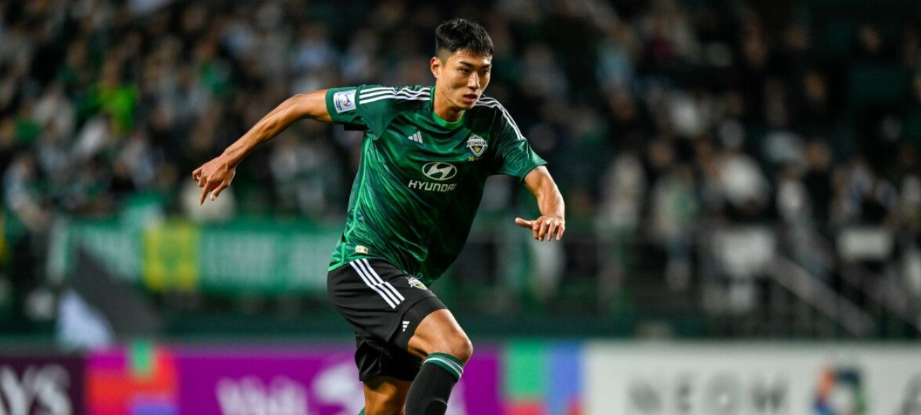 Jeong joins Wanderers, Al Shabab sign Bonaventura