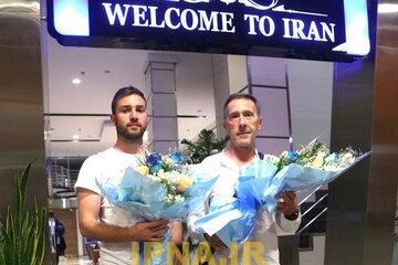 عکس| خداحافظی مربی استقلال با هواداران