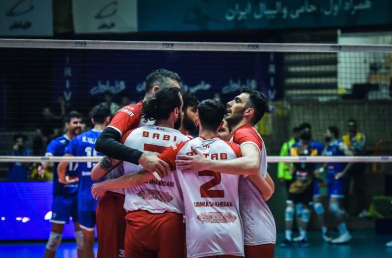 شهرداری ارومیه آبان را با صدرنشینی لیگ برتر والیبال تمام میکند