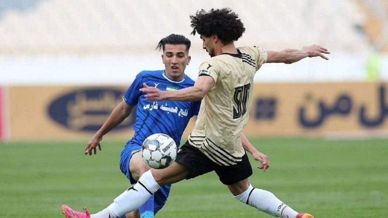 مصاحبه غمانگیز هوادار استقلال پس از سرقت گوشی همراهش