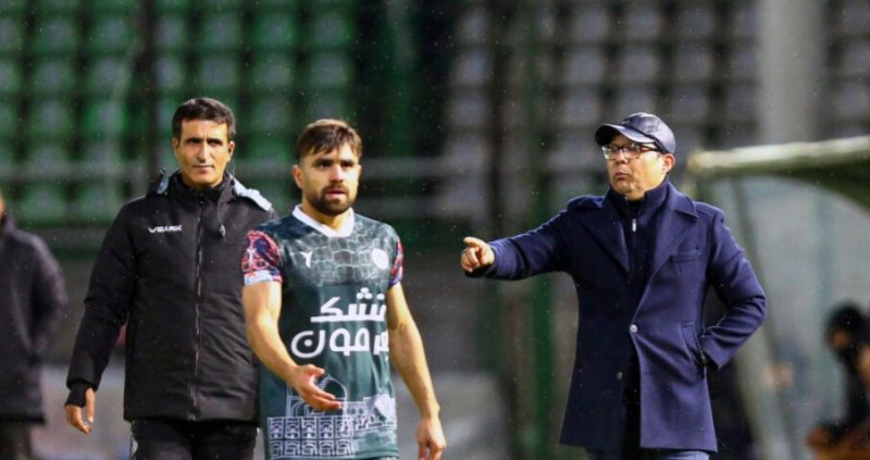 ربیعی: هواداران ذوب آهن مقابل تراکتور به ورزشگاه بیایند