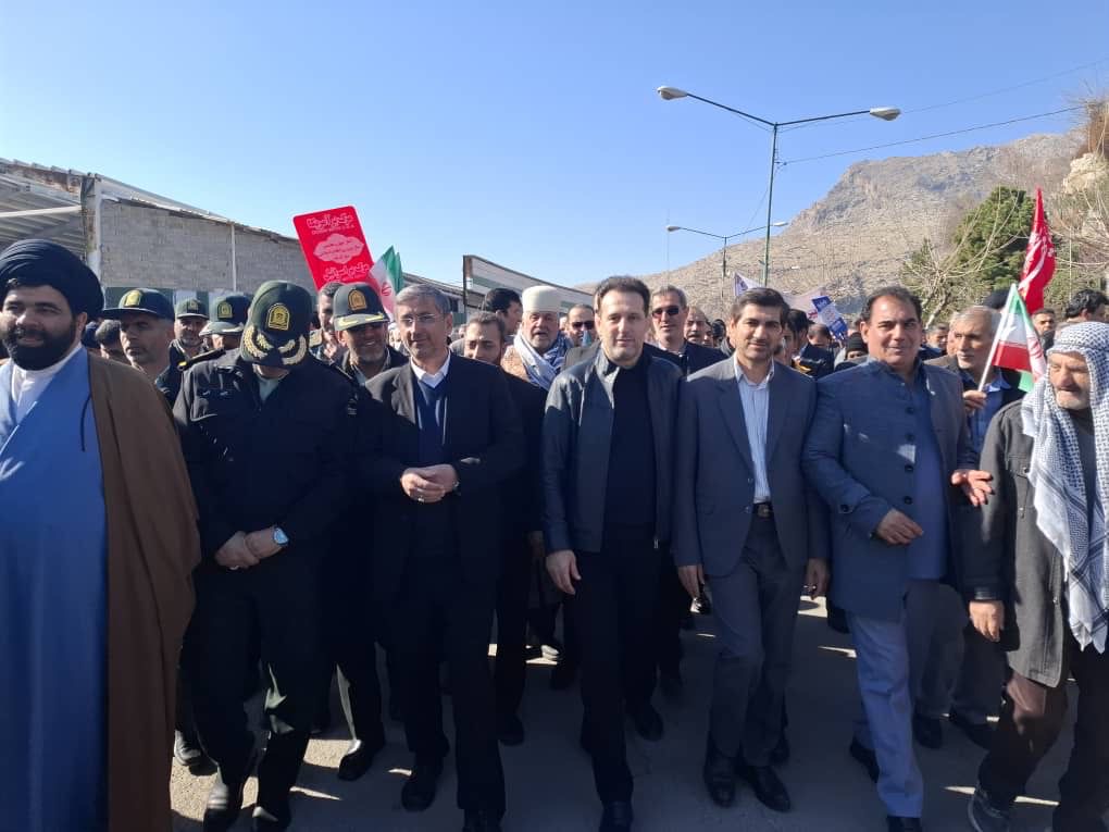 حضور آرش میراسماعیلی به همراه استاندار لرستان در راهپیمایی ۲۲ بهمن