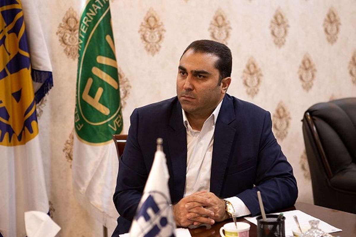 پازندمهر: با یک بدهی ۱۲ میلیاردی کار را شروع می‌کنم