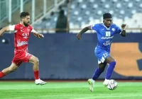 پرسپولیس بدهی بیفوما را به استقلال می‌پردازد