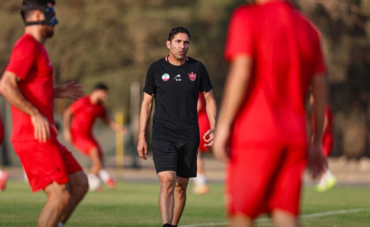وحید هاشمیان: پرسپولیس آماده قهرمانی است؛ حاشیه‌ها تأثیری بر ما ندارد