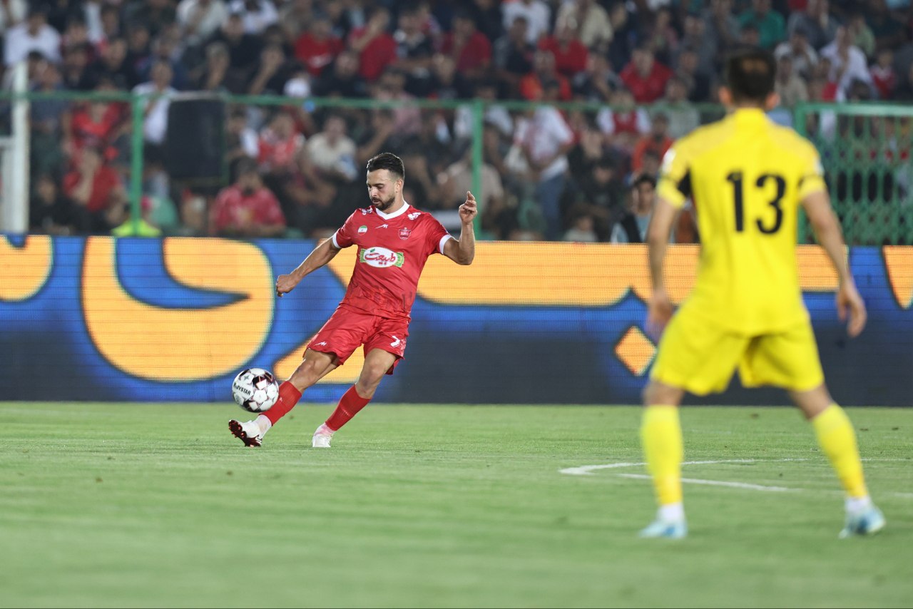 اعتراض فجر سپاسی به داور بازی با پرسپولیس؛ چرا رفیعی اخراج نشد؟