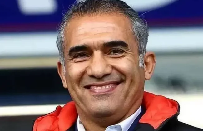 استوری جنجالی احمدرضا عابدزاده پس از برد پرسپولیس مقابل سپاهان: «عشق ابدی عقاب آسیا»
