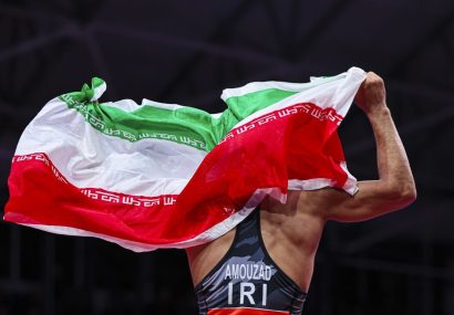 درخشش رحمان عموزاد در کشتی آزاد جهان ۲۰۲۵؛ ایران یک گام نزدیک‌تر به قهرمانی