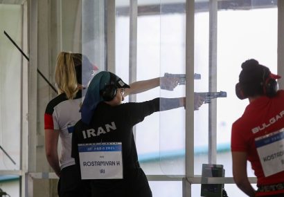 تلاش تیراندازان ایرانی در جام جهانی چین؛ رستمیان و نکونام در خط آتش