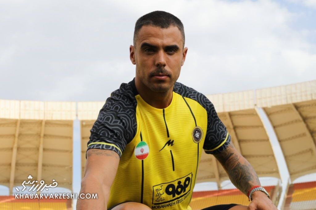 نامه فسخ قرارداد آلوز علنی شد؛ باشگاه تراکتور دیگر کنار مدافع سابق نیست