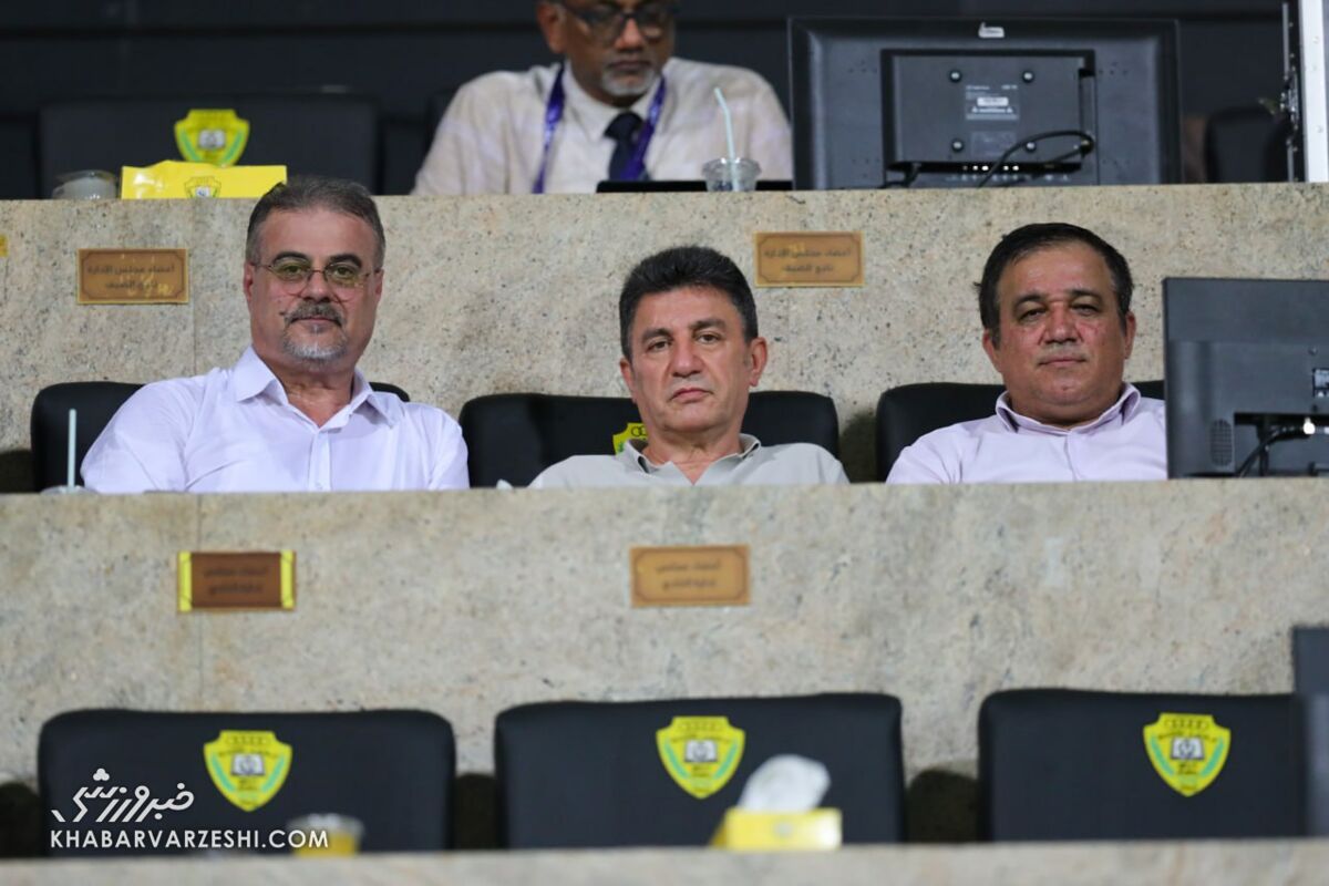 اختر: بازیکن استقلال حق ندارد به هوادار بی‌احترامی کند/ زنوزی فهمید آقاسی دیگر بدرد نمی‌خورد وگرنه پول داشت