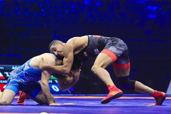 پاداش ۱۵مدال آور کشتی در رقابتهای جهانی مقابل با یک سوم قرارداد فوتبالیست متوسط!