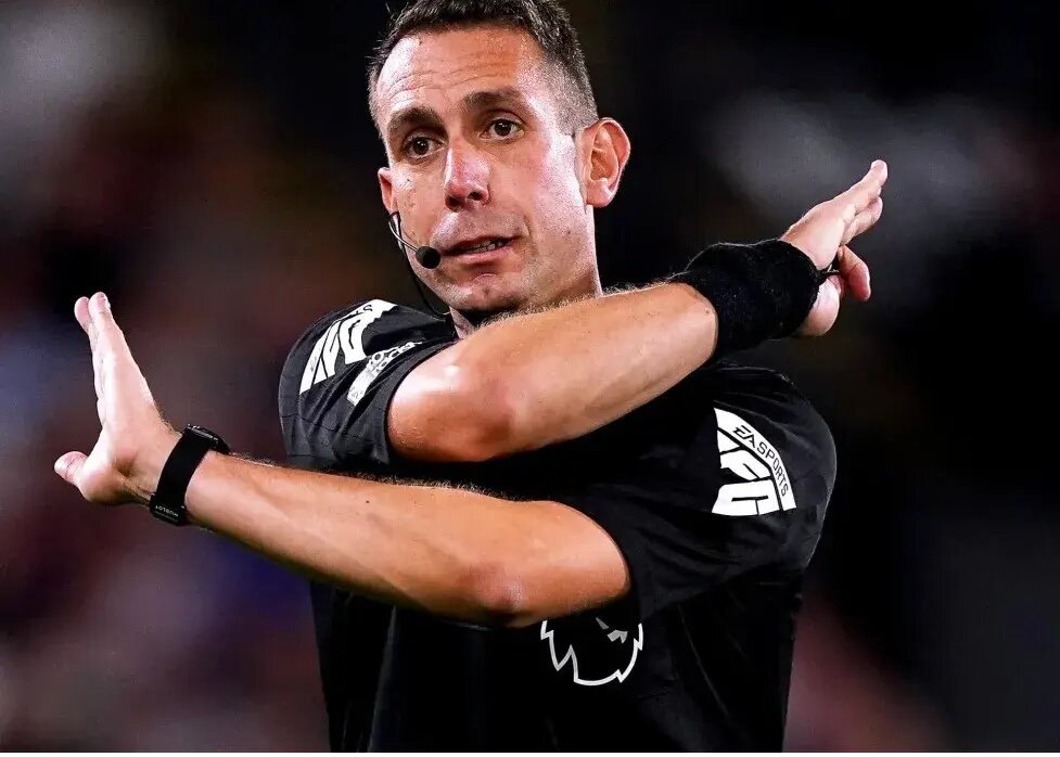 رسوایی جدید برای داور جنجالی لیگ برتر جزیره