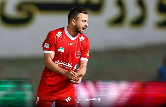 سروش رفیعی با بازوبند کاپیتانی در نیمه دوم، نظم پرسپولیس را حفظ کرد