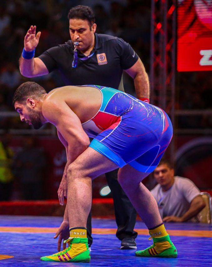 فینال هیجان‌انگیز لیگ برتر کشتی ایران | تقابل استقلال تهران و بانک شهر با ستاره‌ها