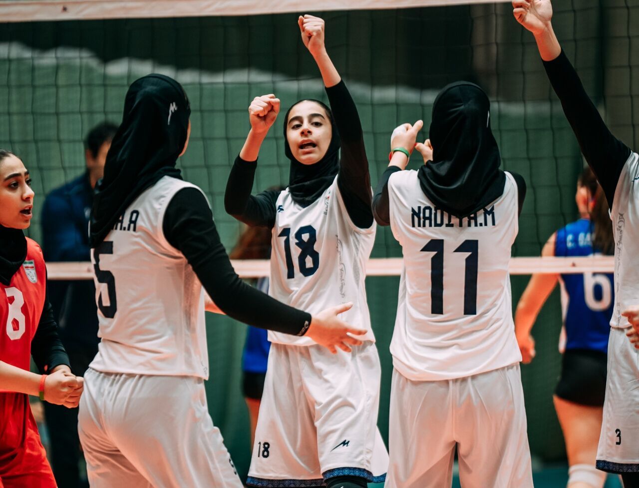 تیم والیبال دختران ایران، پیروزی قاطع برابر شیلی در رقابتهای قهرمانی دانشآموزان جهان