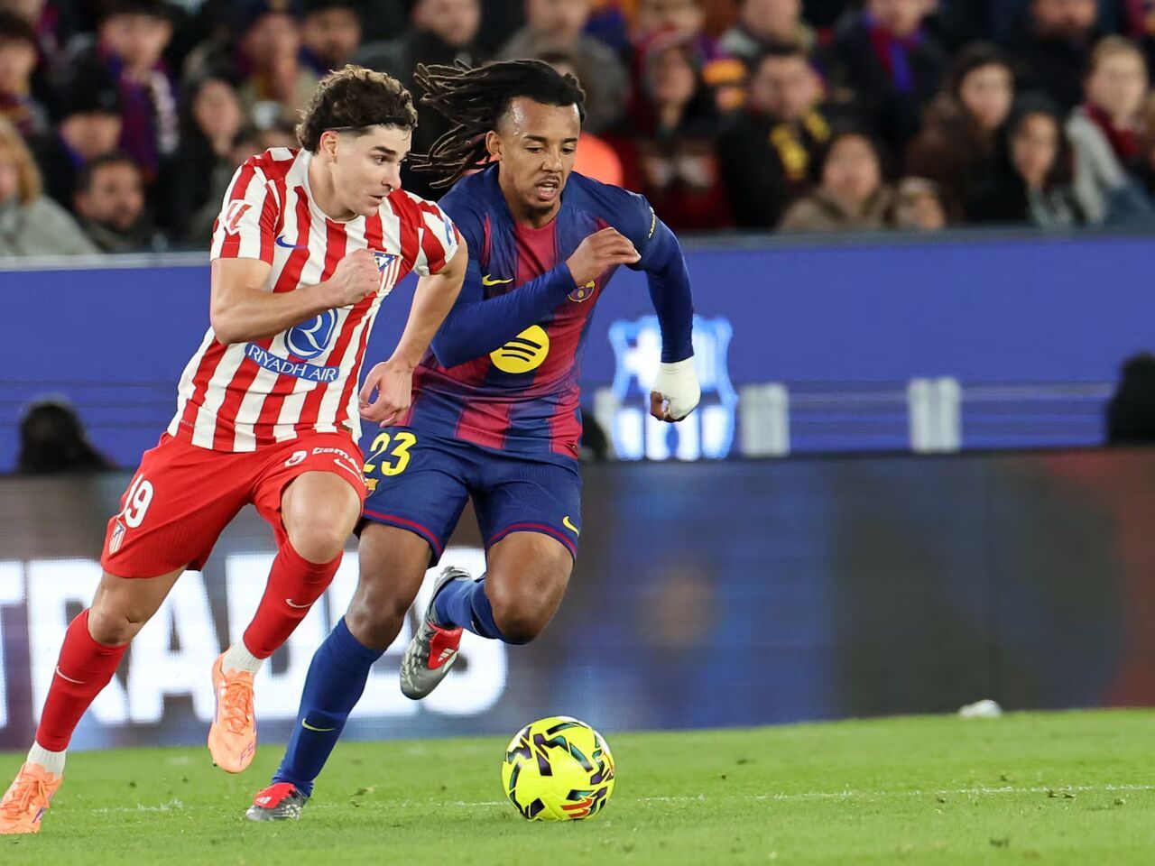 آلوارز به شایعات بارسا واکنش نشان داد؛ سد ۵۰۰ میلیون یورویی مانع انتقال مهاجم اتلتیکو