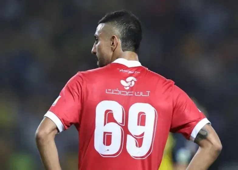 کاظمیان آماده ورود در نیمه دوم امید پرسپولیس به برگ برنده پنهان اراک