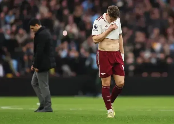 بازگشت تلخ آرسنال در ویلا پارک پایان رؤیای امتیازگیری در آخرین لحظات