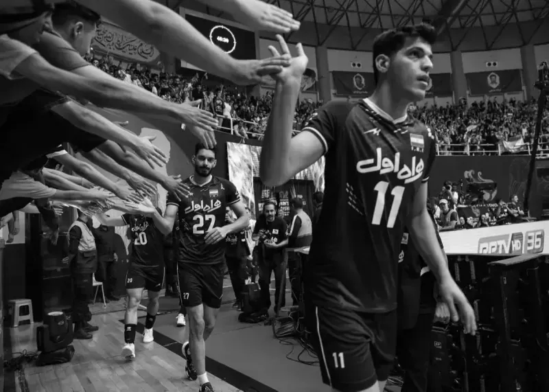 حضور رئیس فدراسیون والیبال بر مزار صابر کاظمی در چهلمین روز وداع