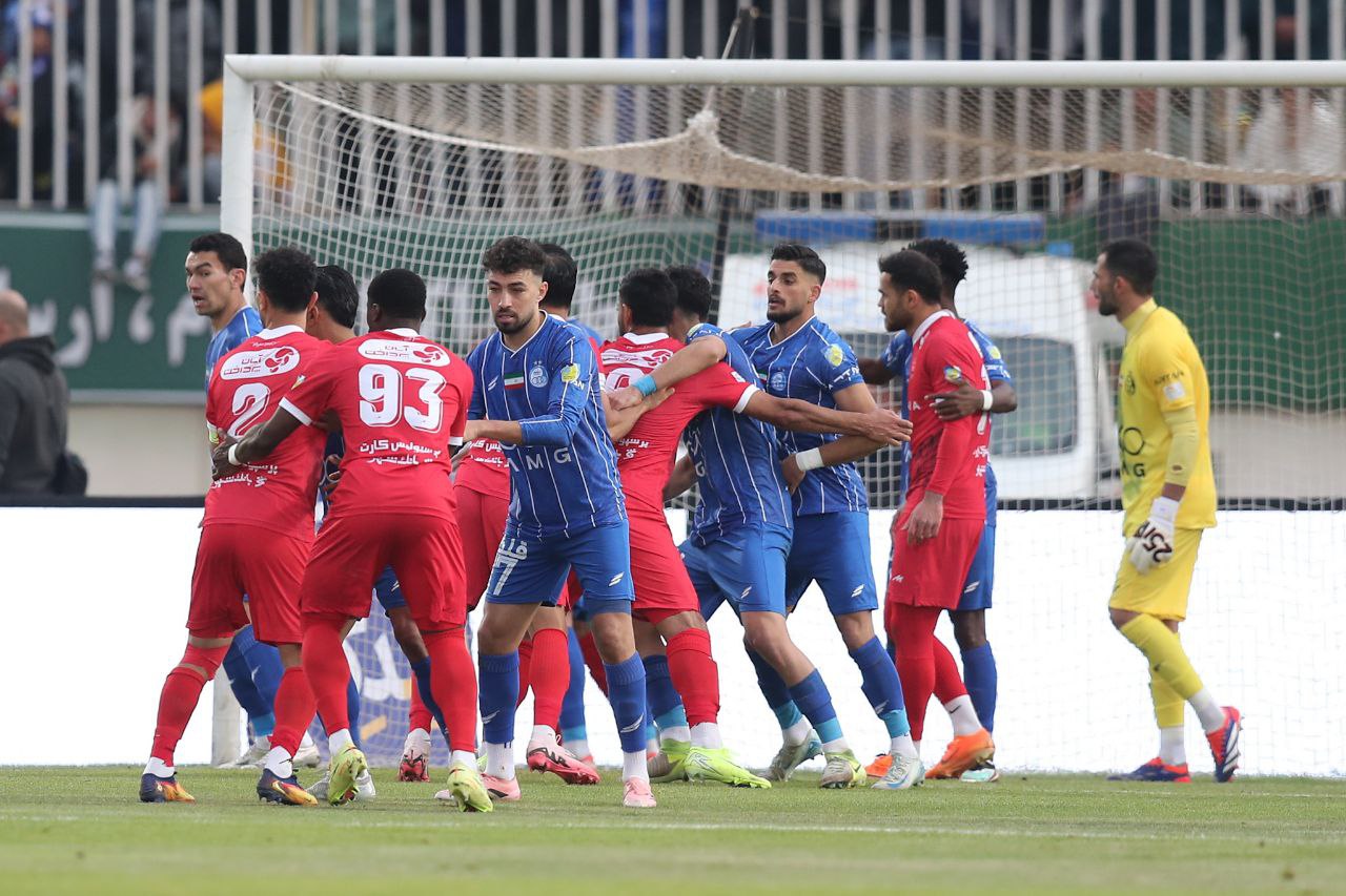 تعویض مهم اوسمار در دقیقه شصتوهفت ورود احمدزاده برای احیای سمت راست پرسپولیس