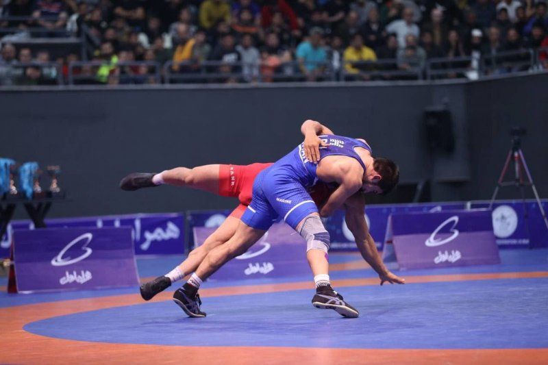 لیگ برتر کشتی فرنگی با حضور رایگان تماشاگران در تهران