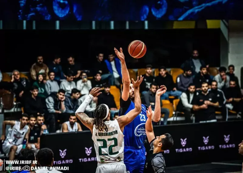 پیروزی استقلال برابر طبیعت در روز درگیری سکوها و تداوم مسیر بی شکست آبی ها