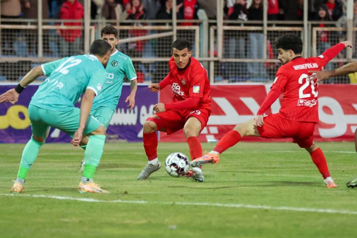 سپاهان قهرمان نیم‌فصل لیگ برتر فوتبال؛ آمار گلزنی کم و برتری بازیکنان ایرانی