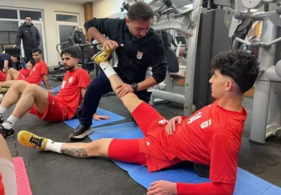 غیبت ملی‌پوشان گیتی‌پسند، ترک اردو توسط شمسایی و کادر فنی