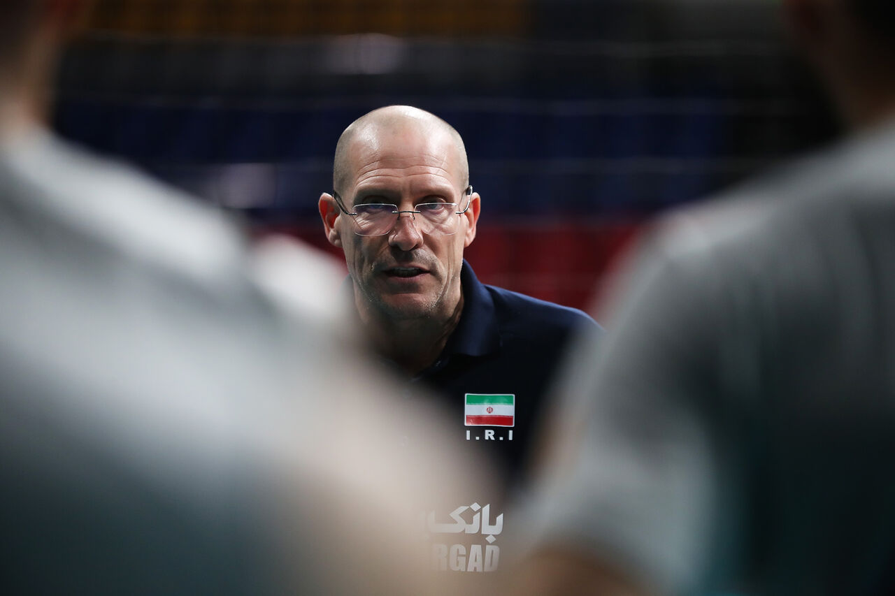 تغییرات بزرگ در کادر فنی تیم ملی والیبال؛ تندروان و علیزاده رفتند، مومنی‌مقدم آمد