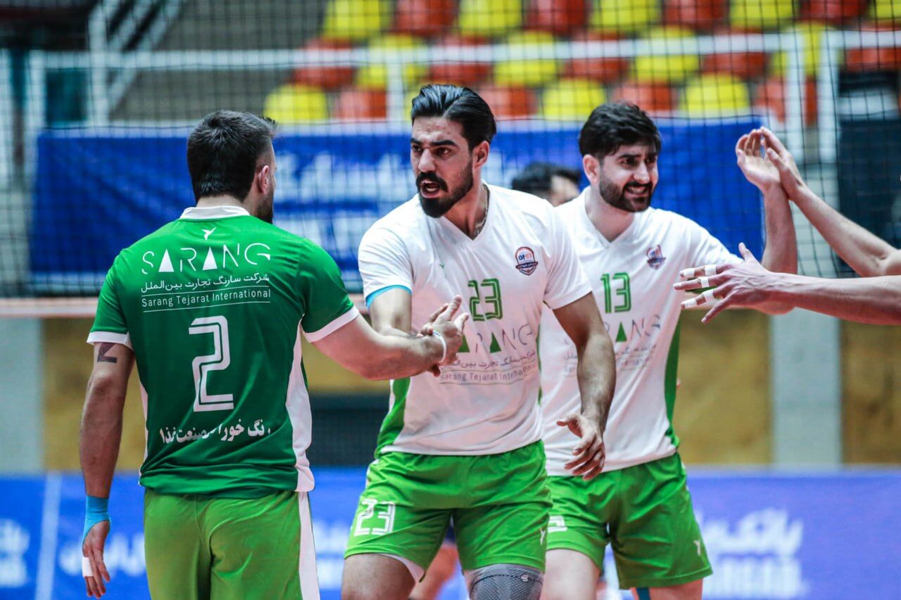 صنعتگران امید چادرملو را از مسیر برد خارج کرد جدول لیگ برتر والیبال دستخوش تغییر شد