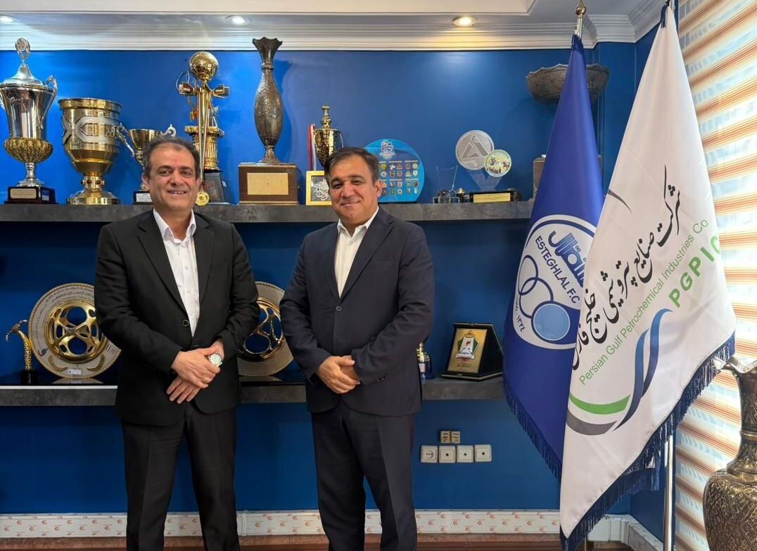 گسترش همکاریهای فدراسیون کاراته و باشگاه استقلال مسیر تازهای برای رشد ورزش حرفهای