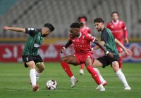 خیبر دوباره پرسپولیس را زمین زد؛ سومین باخت پیاپی سرخ‌ها در لیگ برتر