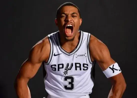 کلدن جانسن، بهترین بازیکن ذخیره NBA شد؛ تندیسی برای پیروزی بر سرطان پدربزرگ