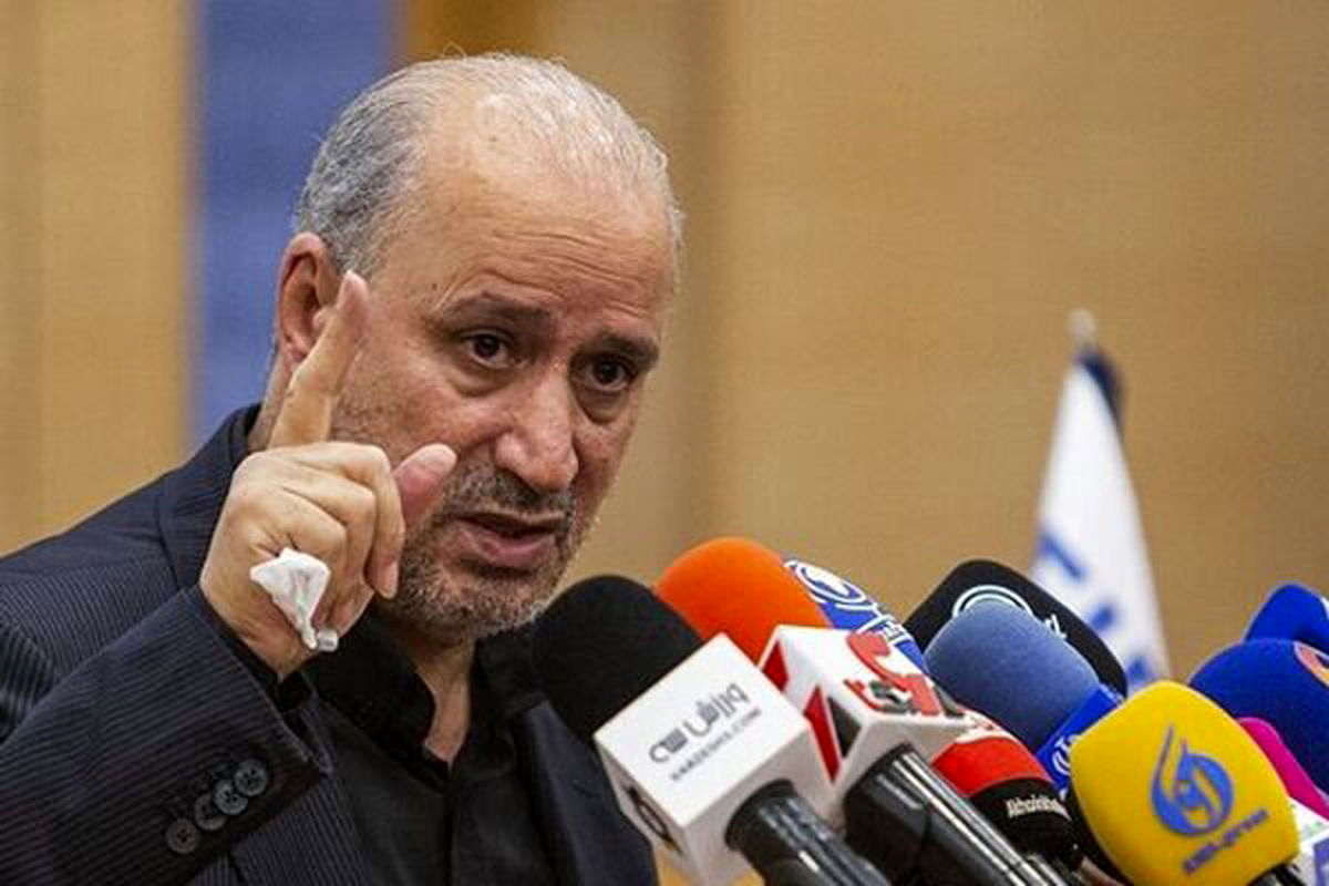 فیفا شرایط آقای رییس را می پذیرد؟/ تاج برای دیدار با سران فوتبال جهان به ترکیه میرود