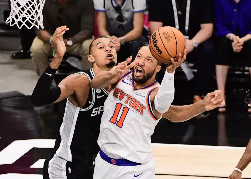 بازگشت خیره کننده نیویورک مقابل اسپرز در آغاز فینال NBA