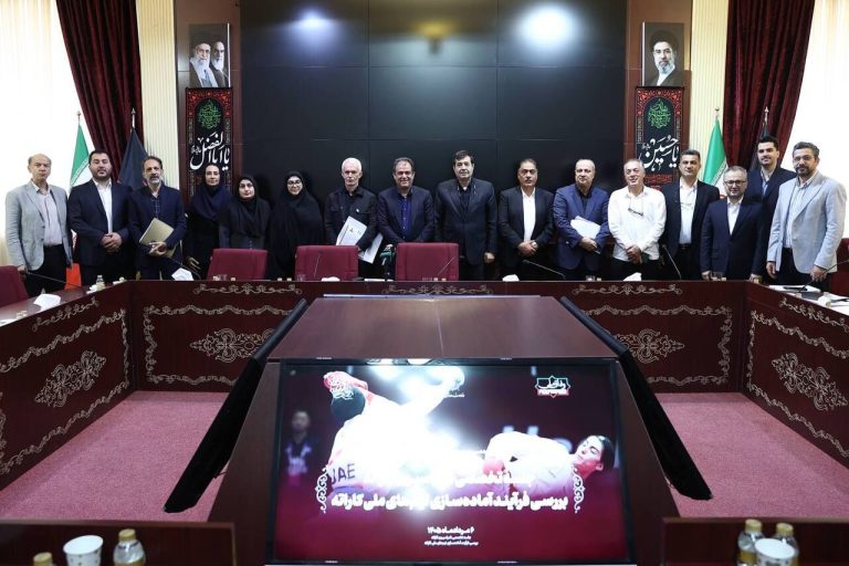 پاداش بانوان طلایی ناگویا در نشست فدراسیون کاراته
