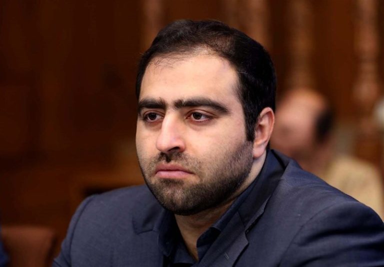 عبدالمهدی نصیرزاده از نایب‌رئیسی فدراسیون کشتی استعفا کرد