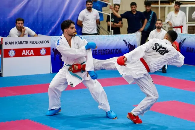 لایف استار قهرمان دور رفت شد؛ پاس فراجا و دانشگاه آزاد در تعقیب