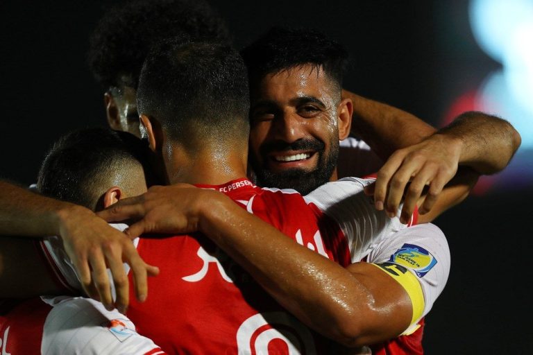 پرسپولیس با پیروزی ۴ بر یک برابر استقلال خوزستان، دومین برد متوالی خود را به دست آورد و ۶ امتیازی شد.