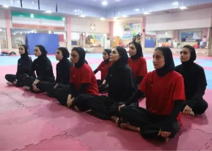کارگری از اردوی پاراتکواندو زنان برای ناگویا بازدید کرد