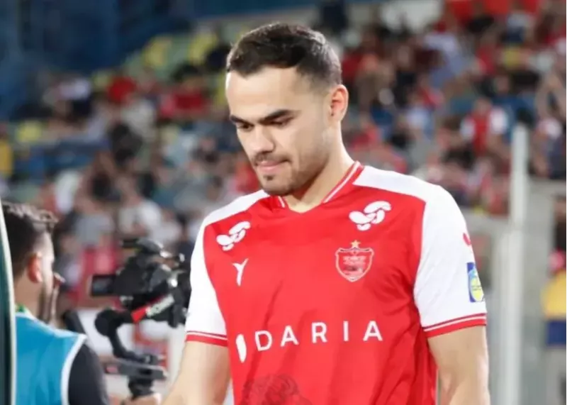 اورونوف در پرسپولیس می‌ماند یا به تراکتور می‌رود؟