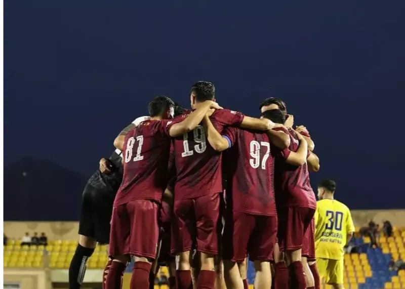 از پل ورسک تا تقابل شیر و ببر؛ پوسترهای متفاوت پرسپولیس و نساجی